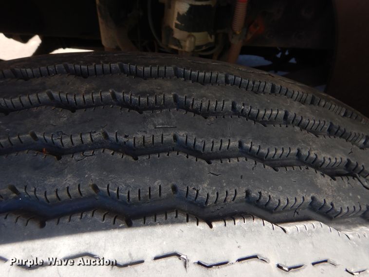 image for item DJ8622 2004 Freightliner Business Class M2  refuse truck