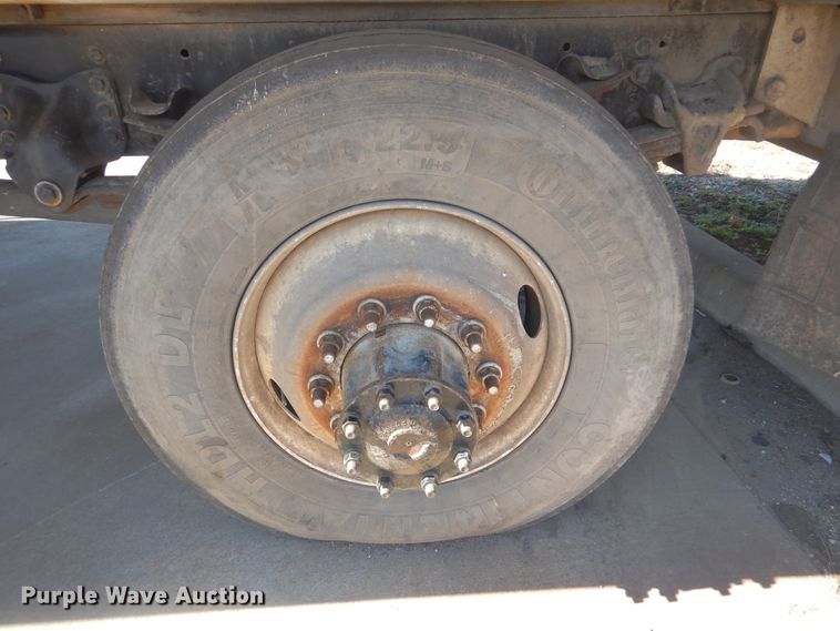 image for item DJ8622 2004 Freightliner Business Class M2  refuse truck