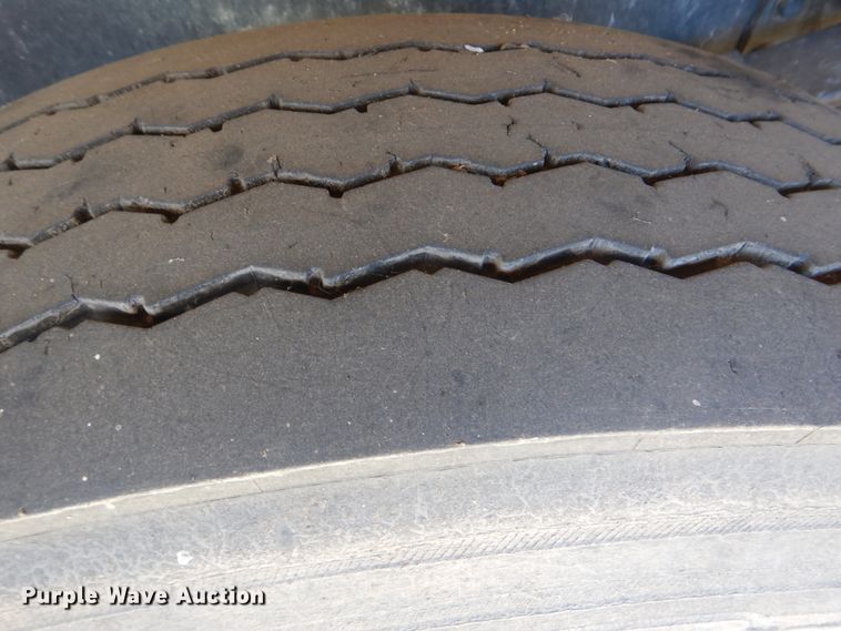 image for item DJ8622 2004 Freightliner Business Class M2  refuse truck