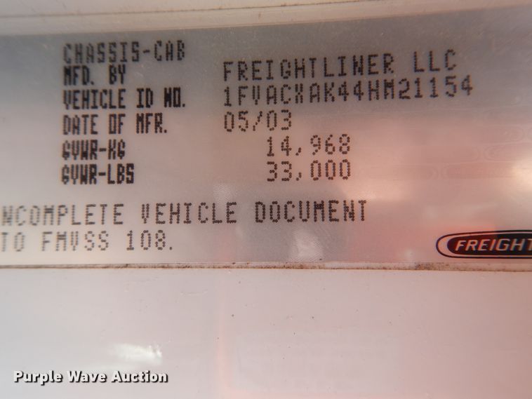 image for item DJ8622 2004 Freightliner Business Class M2  refuse truck