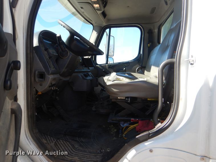 image for item DJ8623 2012 Freightliner Business Class M2  refuse truck