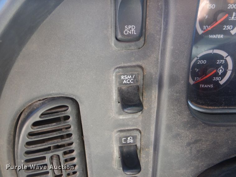 image for item DJ8623 2012 Freightliner Business Class M2  refuse truck