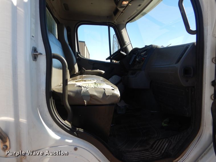 image for item DJ8623 2012 Freightliner Business Class M2  refuse truck