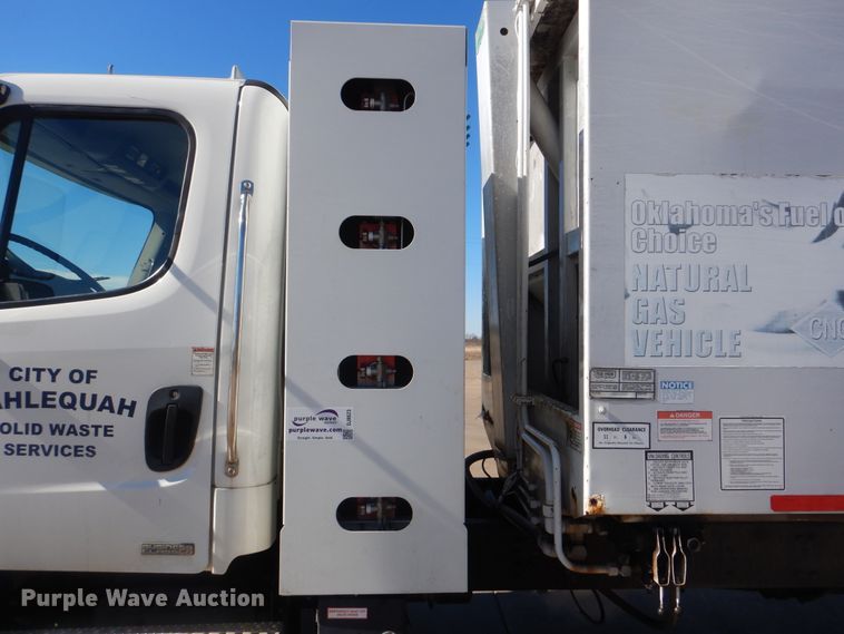 image for item DJ8623 2012 Freightliner Business Class M2  refuse truck