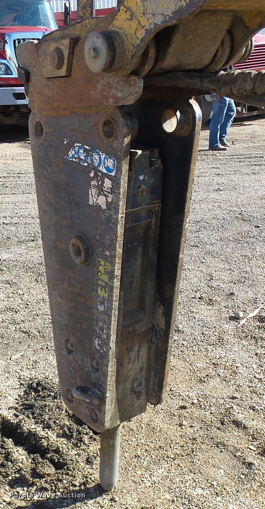 image for item DL0747 Stanley MB3570 hydraulic breaker