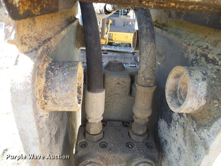 image for item DL0747 Stanley MB3570 hydraulic breaker