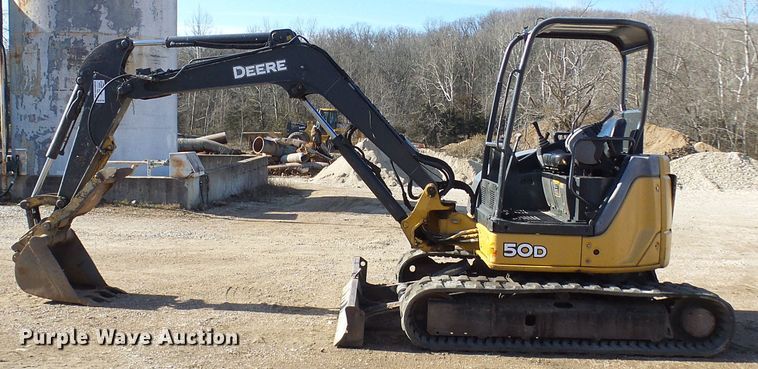 image for item DL0748 2005 John Deere 50D  mini excavator
