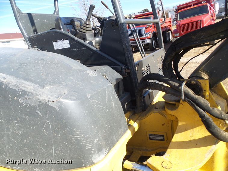 image for item DL0748 2005 John Deere 50D  mini excavator