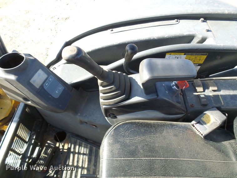 image for item DL0748 2005 John Deere 50D  mini excavator