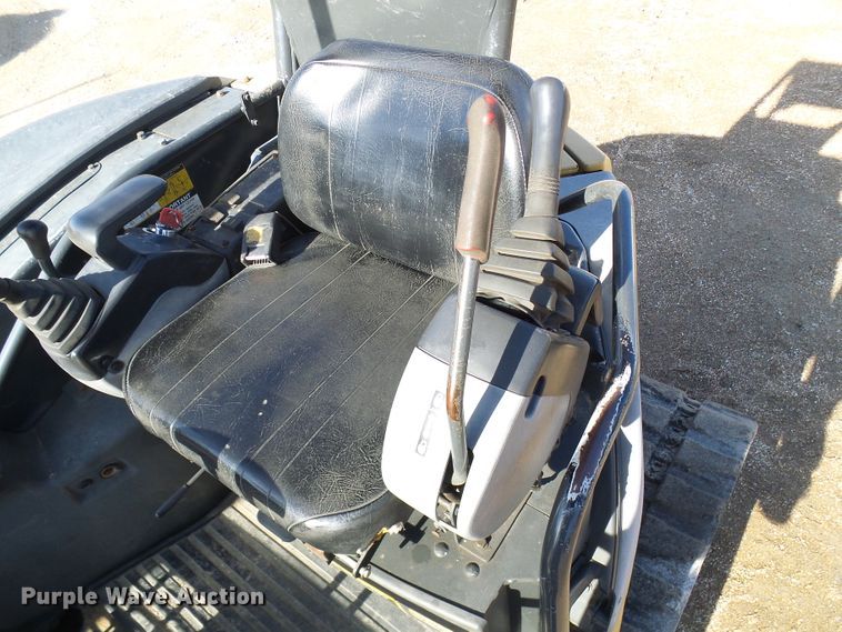 image for item DL0748 2005 John Deere 50D  mini excavator