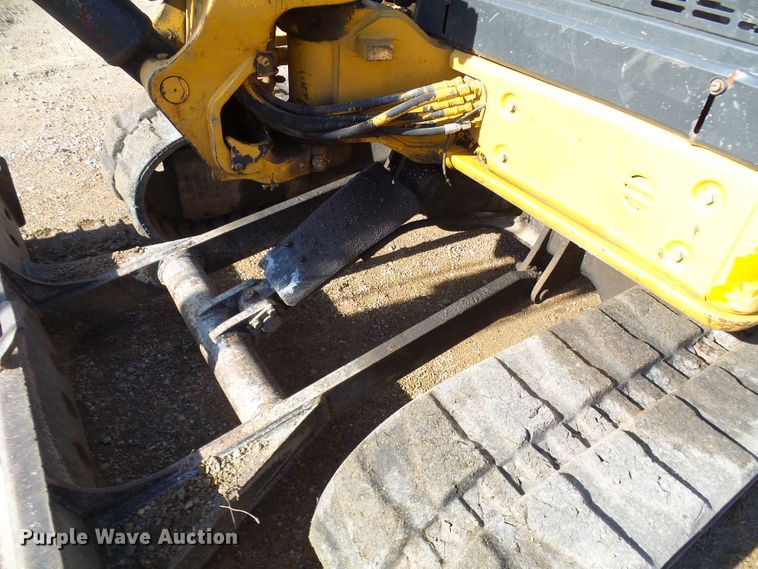 image for item DL0748 2005 John Deere 50D  mini excavator