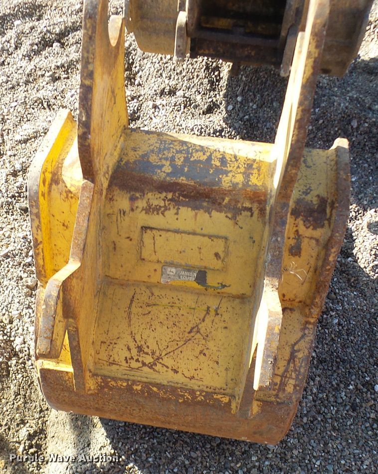 image for item DL0748 2005 John Deere 50D  mini excavator