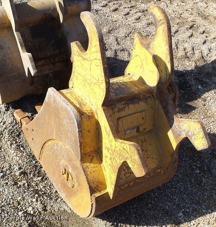 image for item DL0748 2005 John Deere 50D  mini excavator