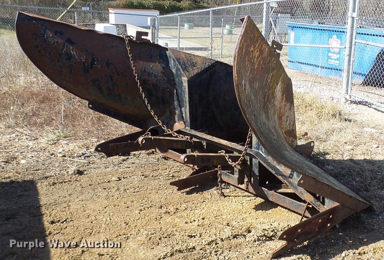 image for item DL0754 V snow plow
