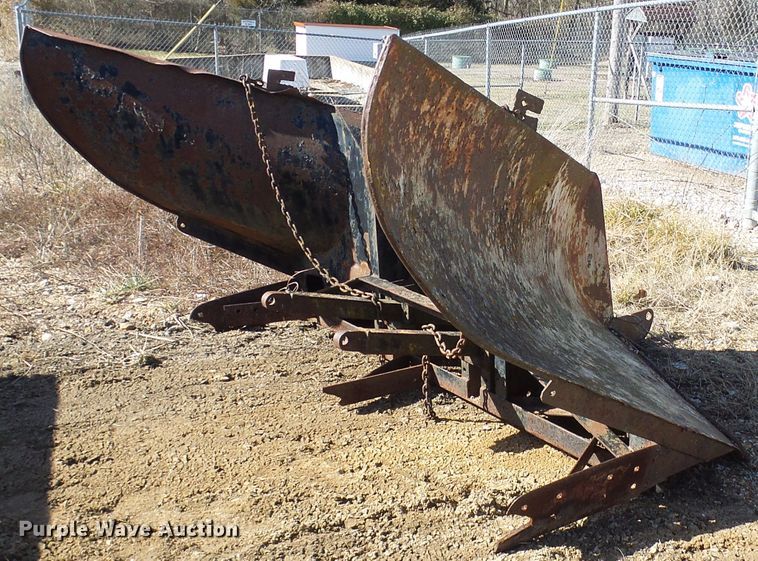 image for item DL0754 V snow plow