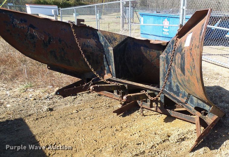 image for item DL0754 V snow plow