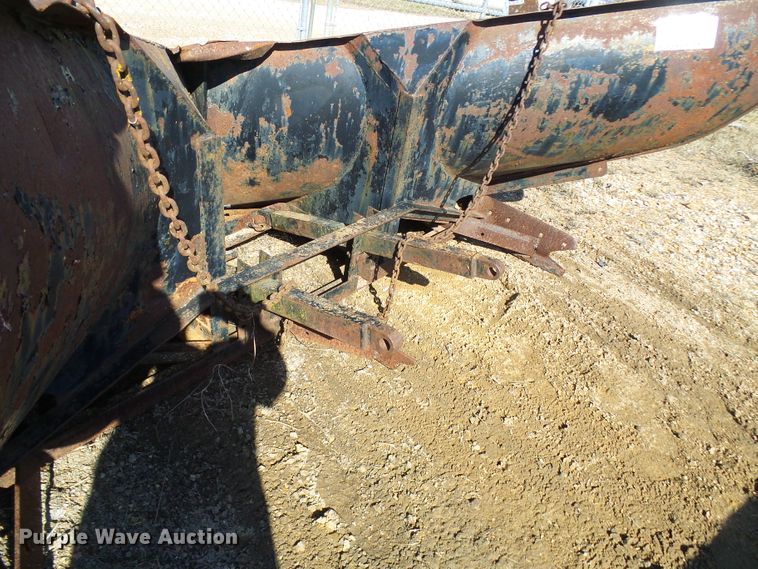 image for item DL0754 V snow plow