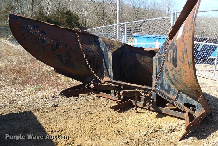 image for item DL0754 V snow plow