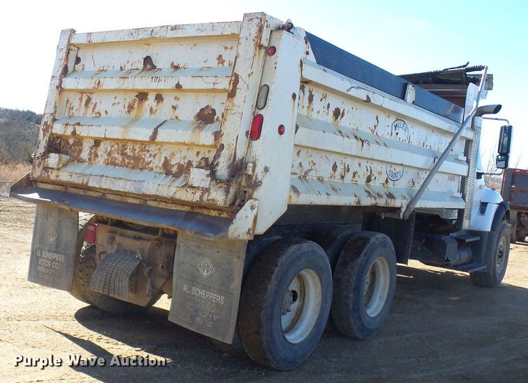 image for item DL0759 2005 International 7500  dump truck