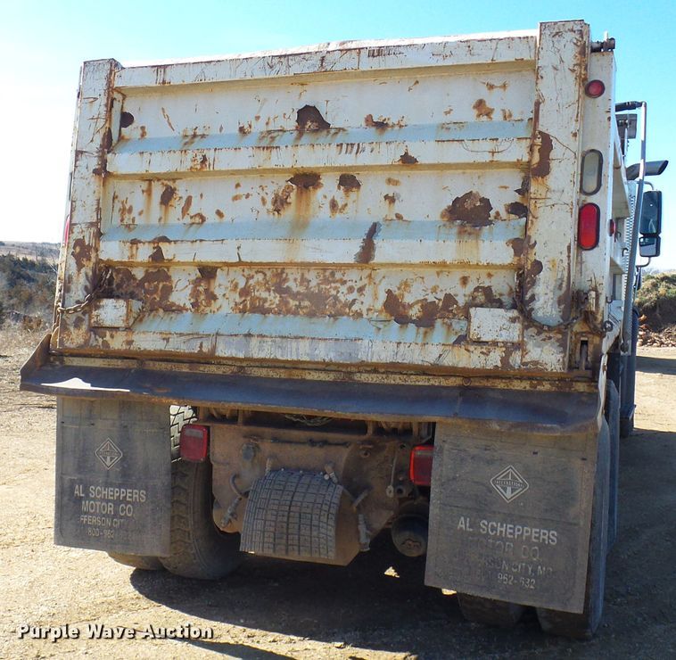 image for item DL0759 2005 International 7500  dump truck