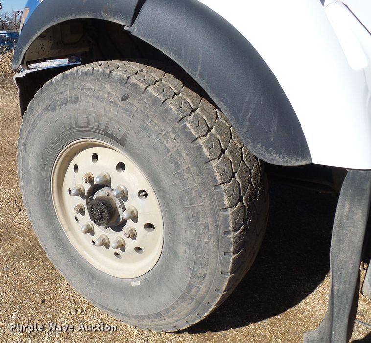 image for item DL0759 2005 International 7500  dump truck