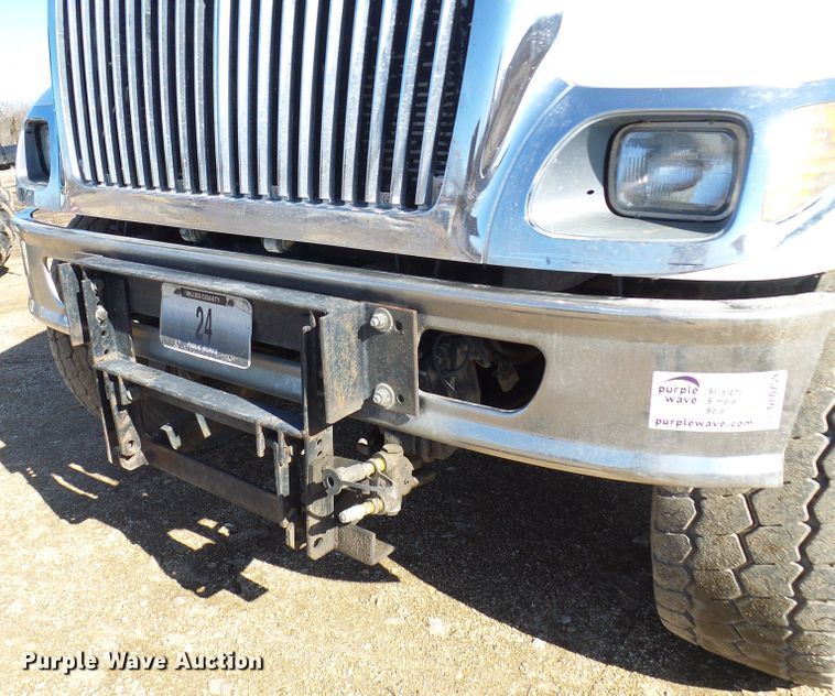 image for item DL0759 2005 International 7500  dump truck