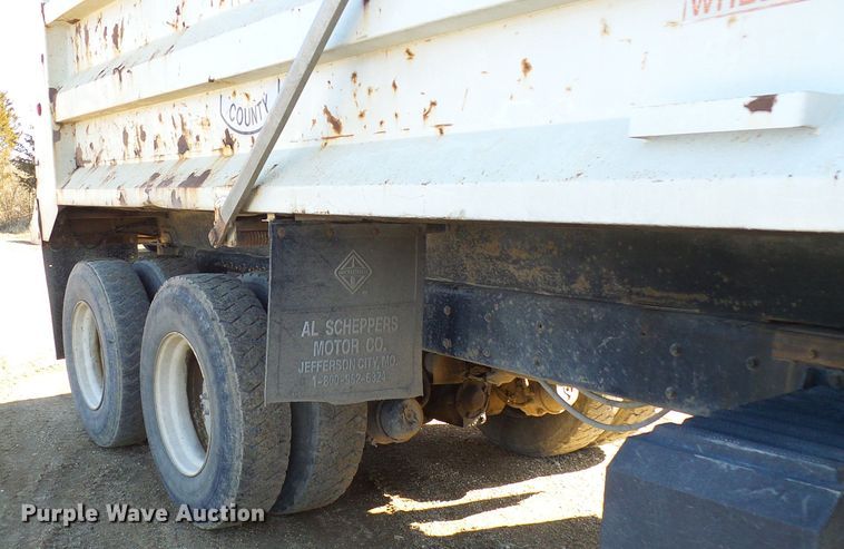 image for item DL0759 2005 International 7500  dump truck