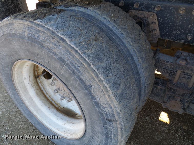 image for item DL0759 2005 International 7500  dump truck