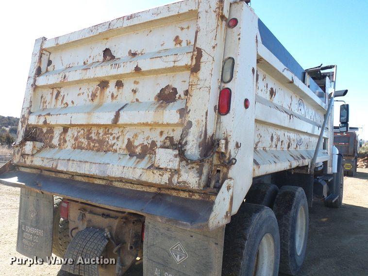 image for item DL0759 2005 International 7500  dump truck