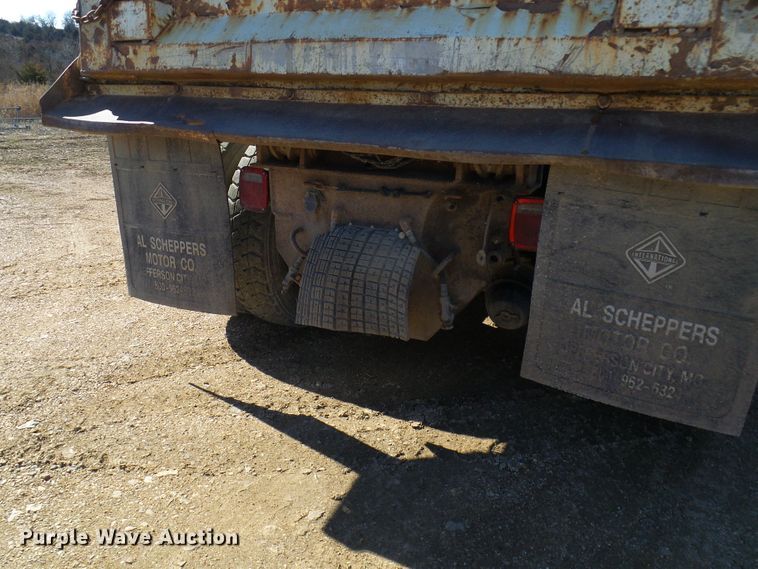 image for item DL0759 2005 International 7500  dump truck