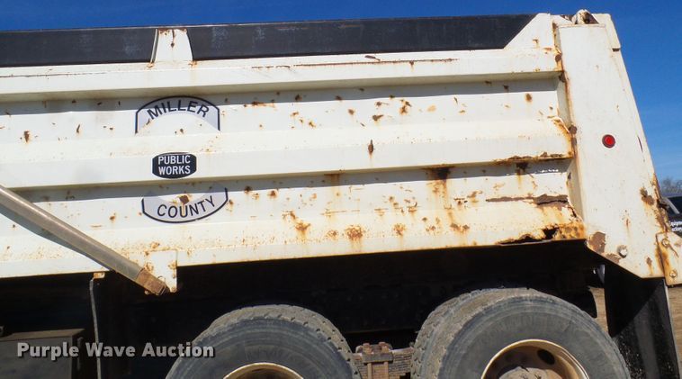 image for item DL0759 2005 International 7500  dump truck