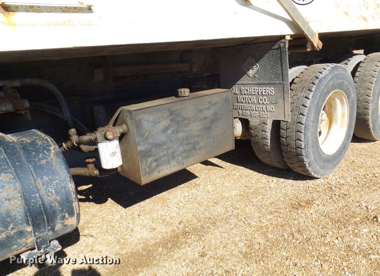 image for item DL0759 2005 International 7500  dump truck