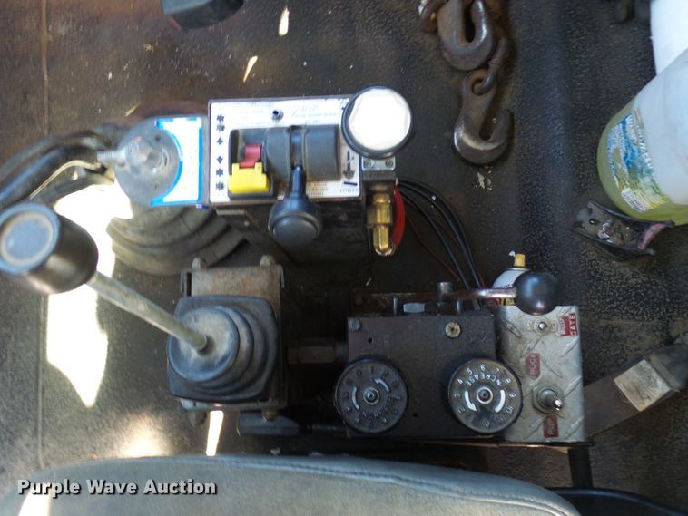 image for item DL0759 2005 International 7500  dump truck