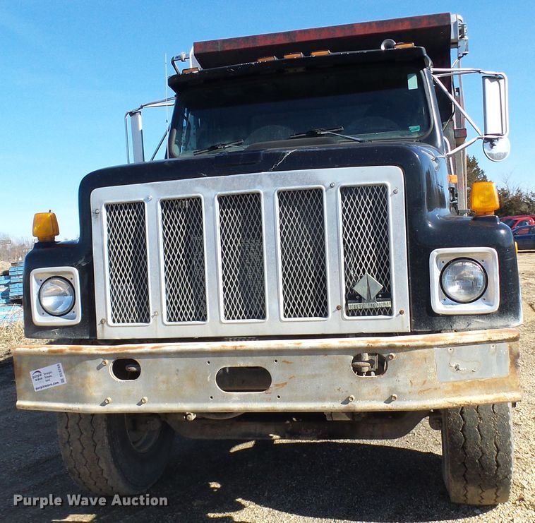 image for item DL0760 1992 International 2554  dump truck