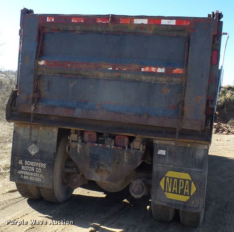 image for item DL0760 1992 International 2554  dump truck