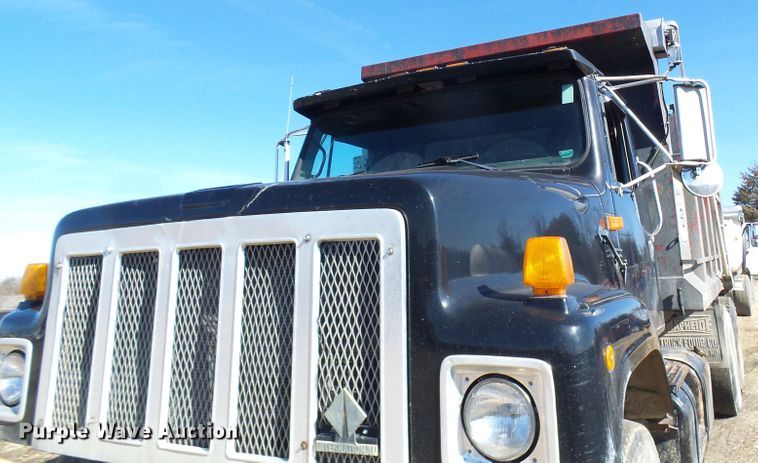 image for item DL0760 1992 International 2554  dump truck