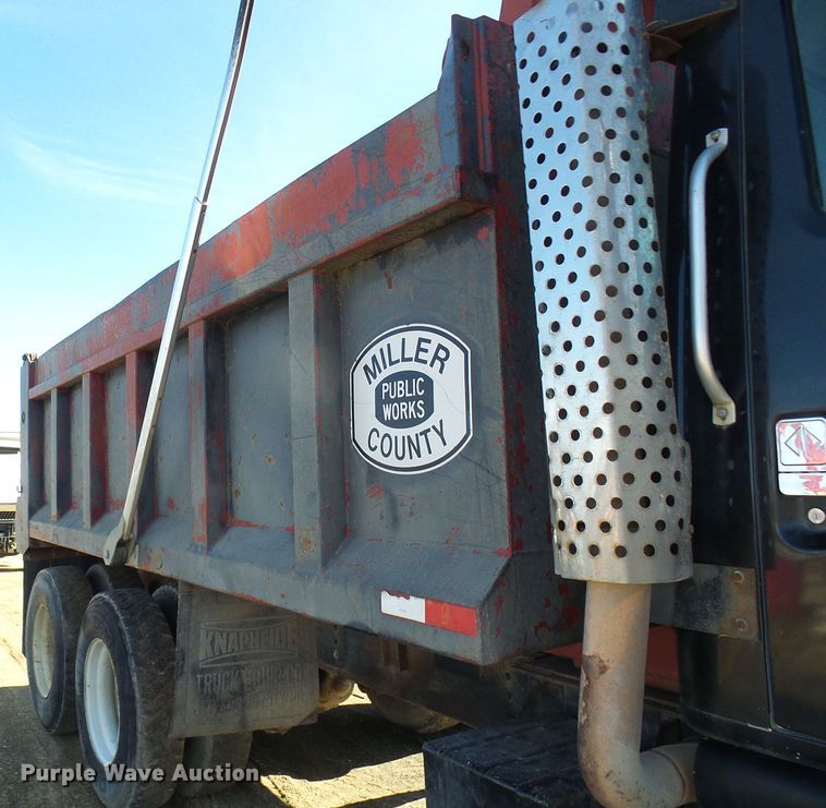 image for item DL0760 1992 International 2554  dump truck