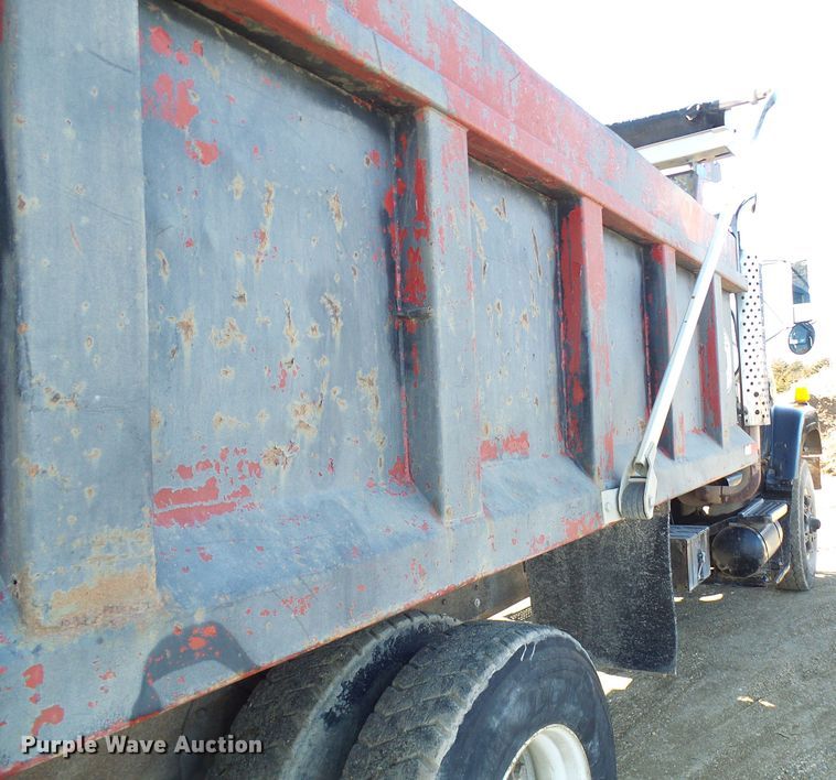 image for item DL0760 1992 International 2554  dump truck