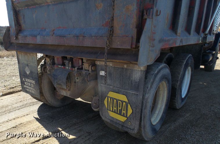 image for item DL0760 1992 International 2554  dump truck