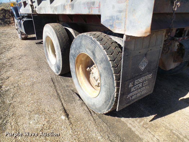 image for item DL0760 1992 International 2554  dump truck
