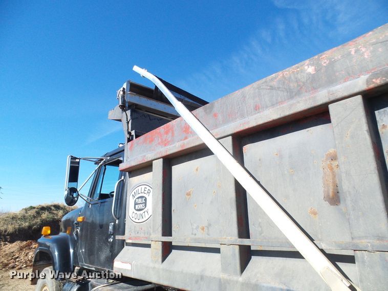 image for item DL0760 1992 International 2554  dump truck