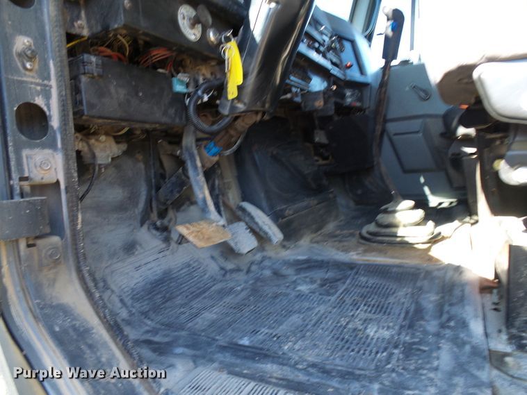 image for item DL0760 1992 International 2554  dump truck