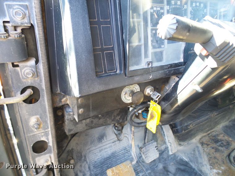 image for item DL0760 1992 International 2554  dump truck