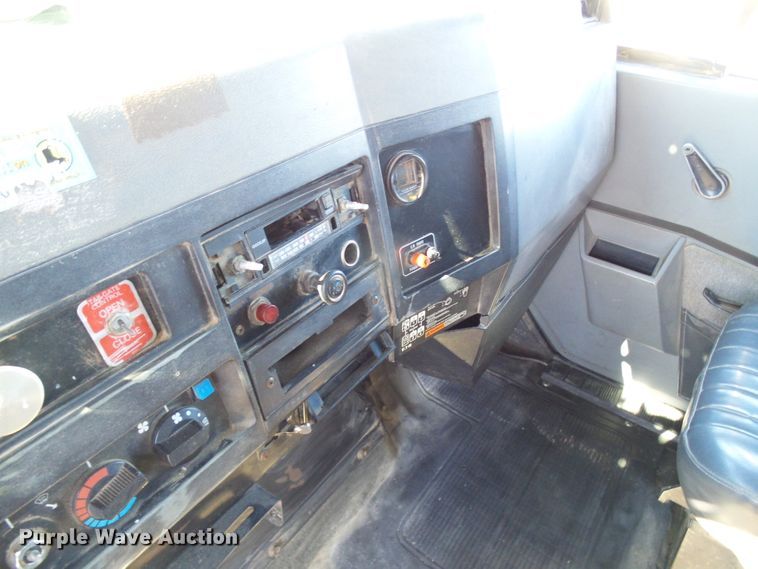 image for item DL0760 1992 International 2554  dump truck