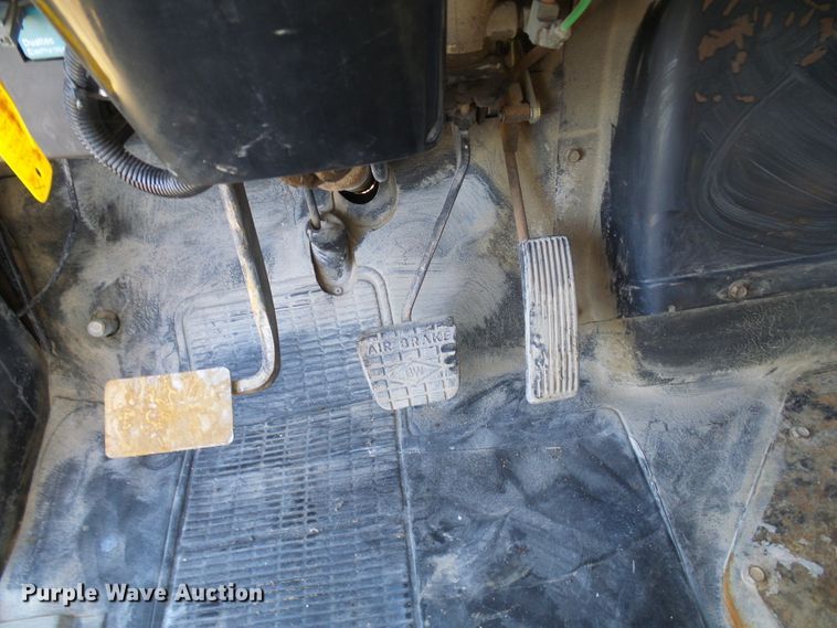 image for item DL0760 1992 International 2554  dump truck