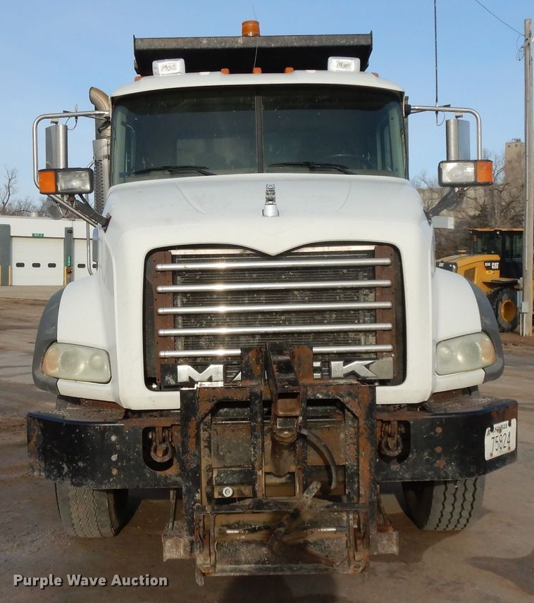 image for item DL2086 2006 Mack Granite CT713  dump truck