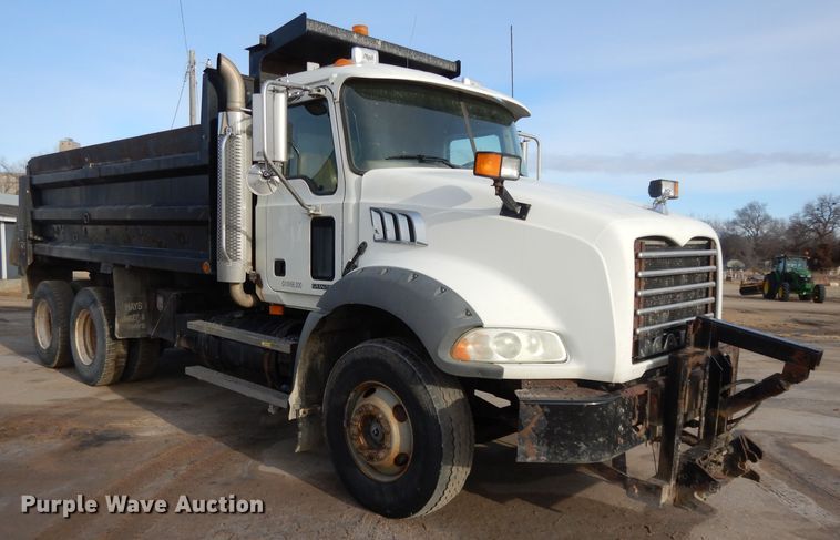 image for item DL2086 2006 Mack Granite CT713  dump truck