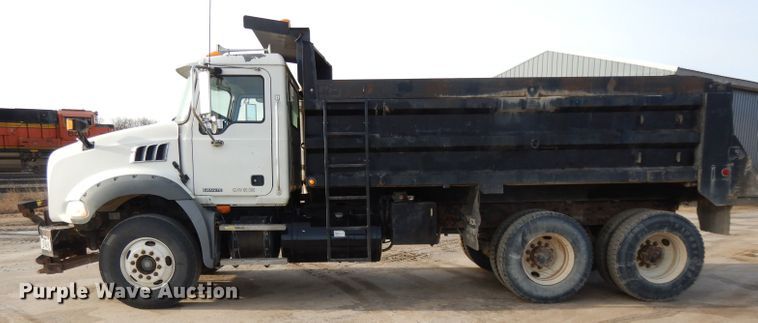 image for item DL2086 2006 Mack Granite CT713  dump truck