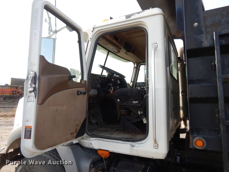 image for item DL2086 2006 Mack Granite CT713  dump truck