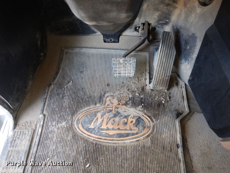 image for item DL2086 2006 Mack Granite CT713  dump truck